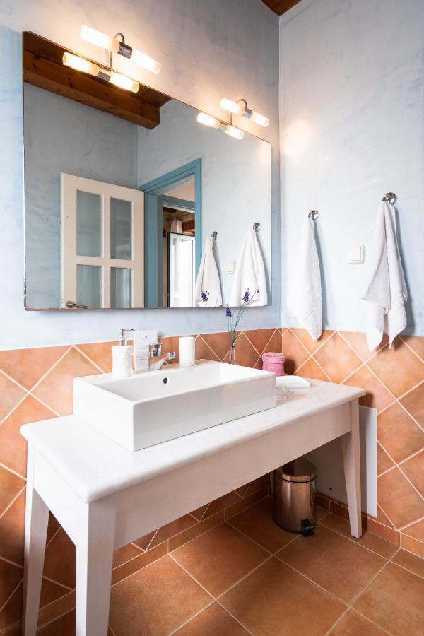 Beachfront Villa Turquoise With Private Pool, Bbq And Ping Pong Table Chania  Ngoại thất bức ảnh