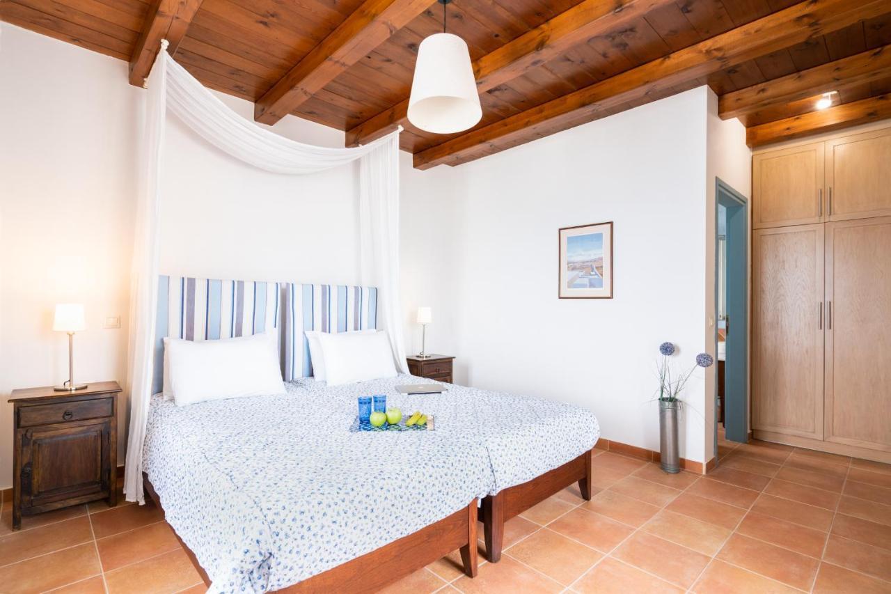Beachfront Villa Turquoise With Private Pool, Bbq And Ping Pong Table Chania  Ngoại thất bức ảnh