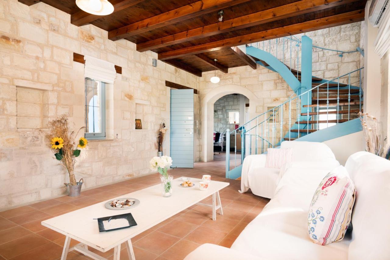 Beachfront Villa Turquoise With Private Pool, Bbq And Ping Pong Table Chania  Ngoại thất bức ảnh