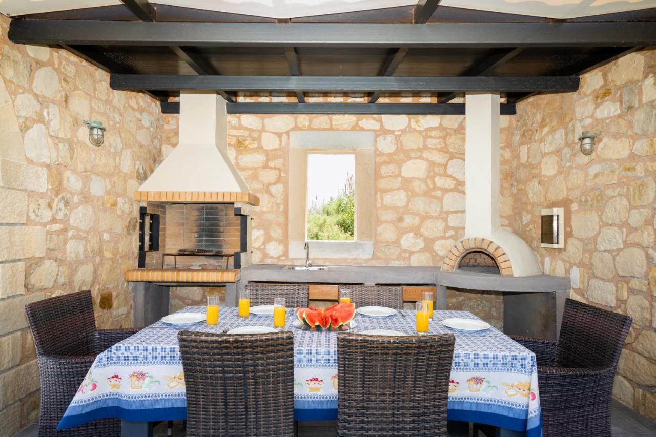Beachfront Villa Turquoise With Private Pool, Bbq And Ping Pong Table Chania  Ngoại thất bức ảnh